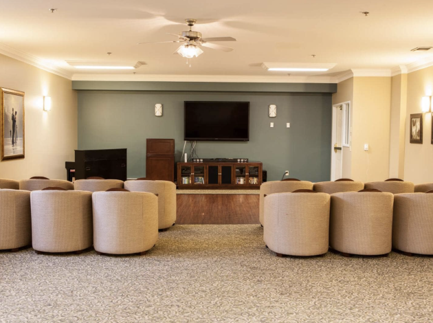 Hunt Club Manor Theatre